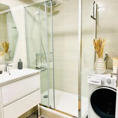 Un Nid Au Marché à