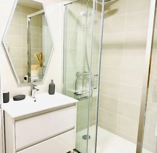 Un Nid Au Marche A Daire *